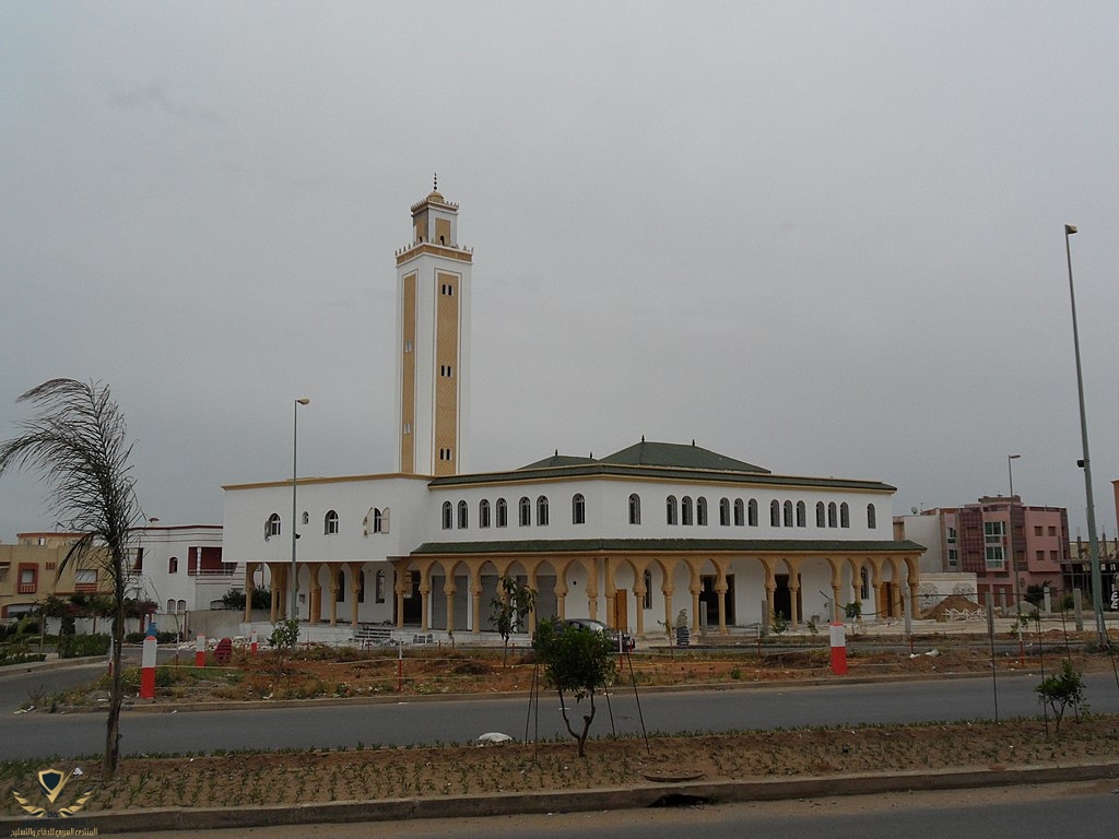 Masjid_Al-Kawtar,_Kenitra,_may_2011_-_panoramio_(1).jpg