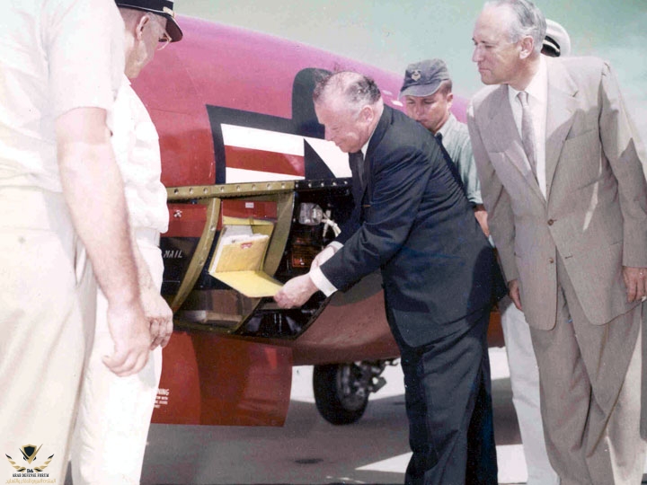 taking-mail-out-of-flight.jpg
