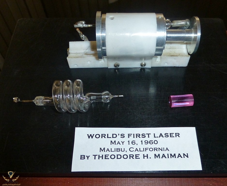939px-World's_first_laser_out_of_case.jpg