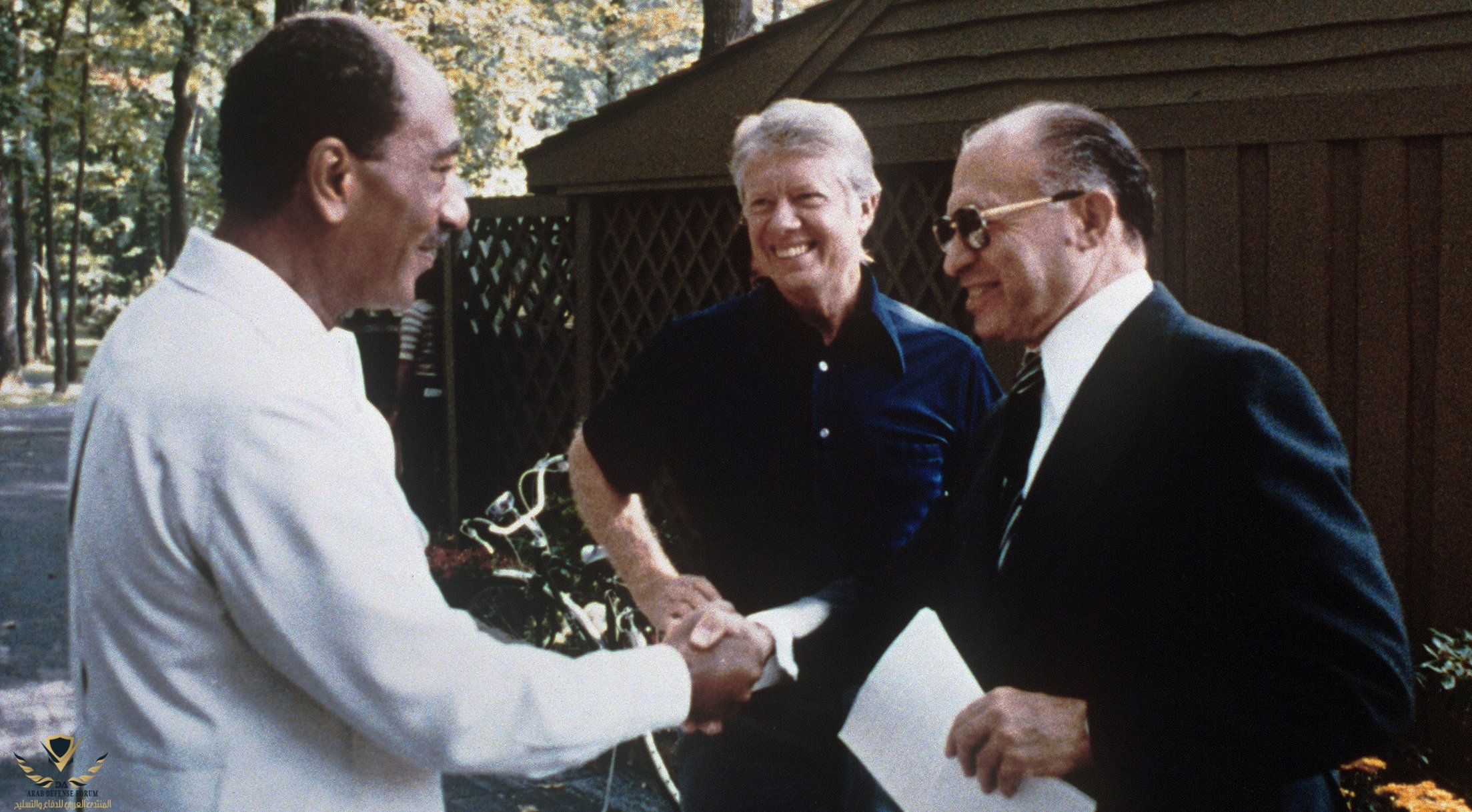 Camp_David,_Menachem_Begin,_Anwar_Sadat,_1978.jpg