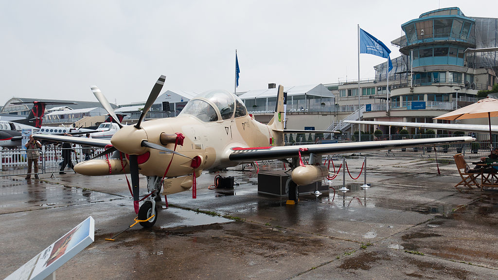 1024px-Mauritania_AF_Embraer_A-29B_Super_Tucano_5T-MAW_PAS_2013_01.jpg