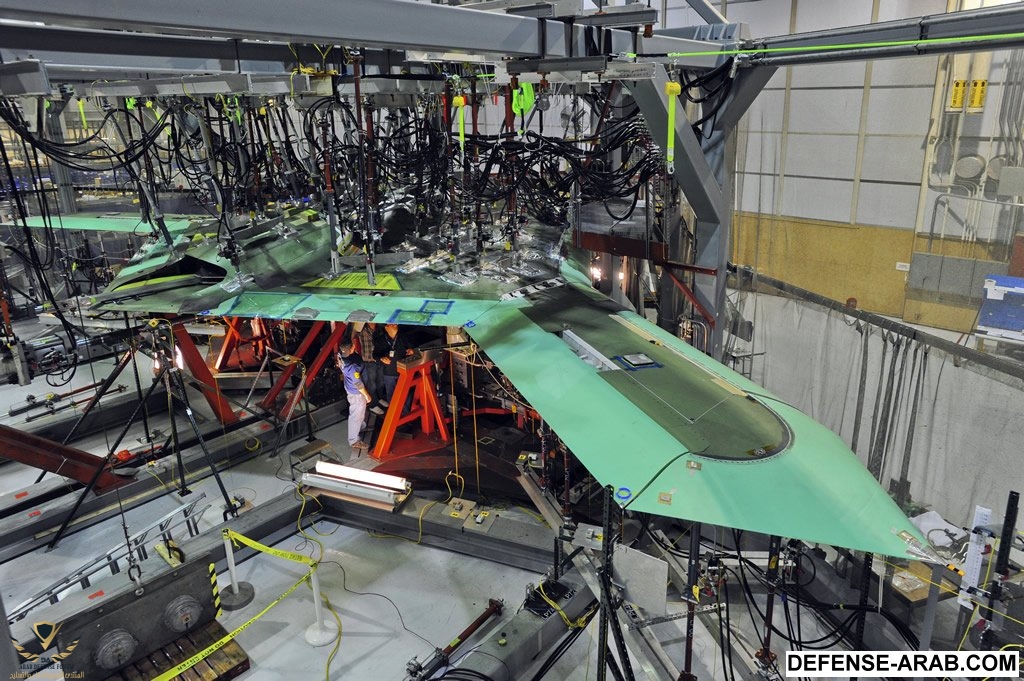 AIR_UAV_X-47B_AV-2_Dynamic_Load_Testing_lg.jpg