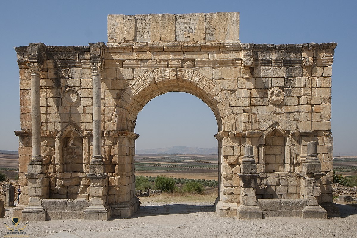 1200px-Arch_of_Caracalla_(Triumphal_Arch).jpg