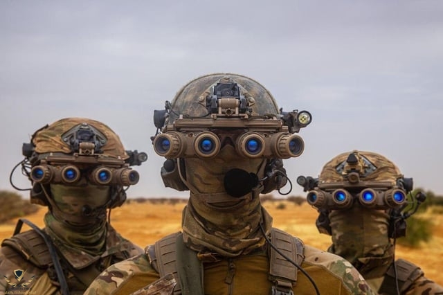 hello-humans-estonian-sof-soldiers-staring-at-you-with-v0-cs1vxsohgmnc1.jpeg