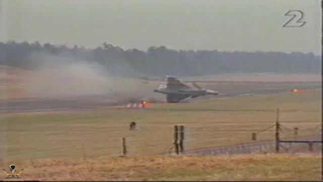 Heres-Video-of-all-Saab-JAS-39-Gripen-fighter-jet-Crash-Caught-On-Camera.jpg