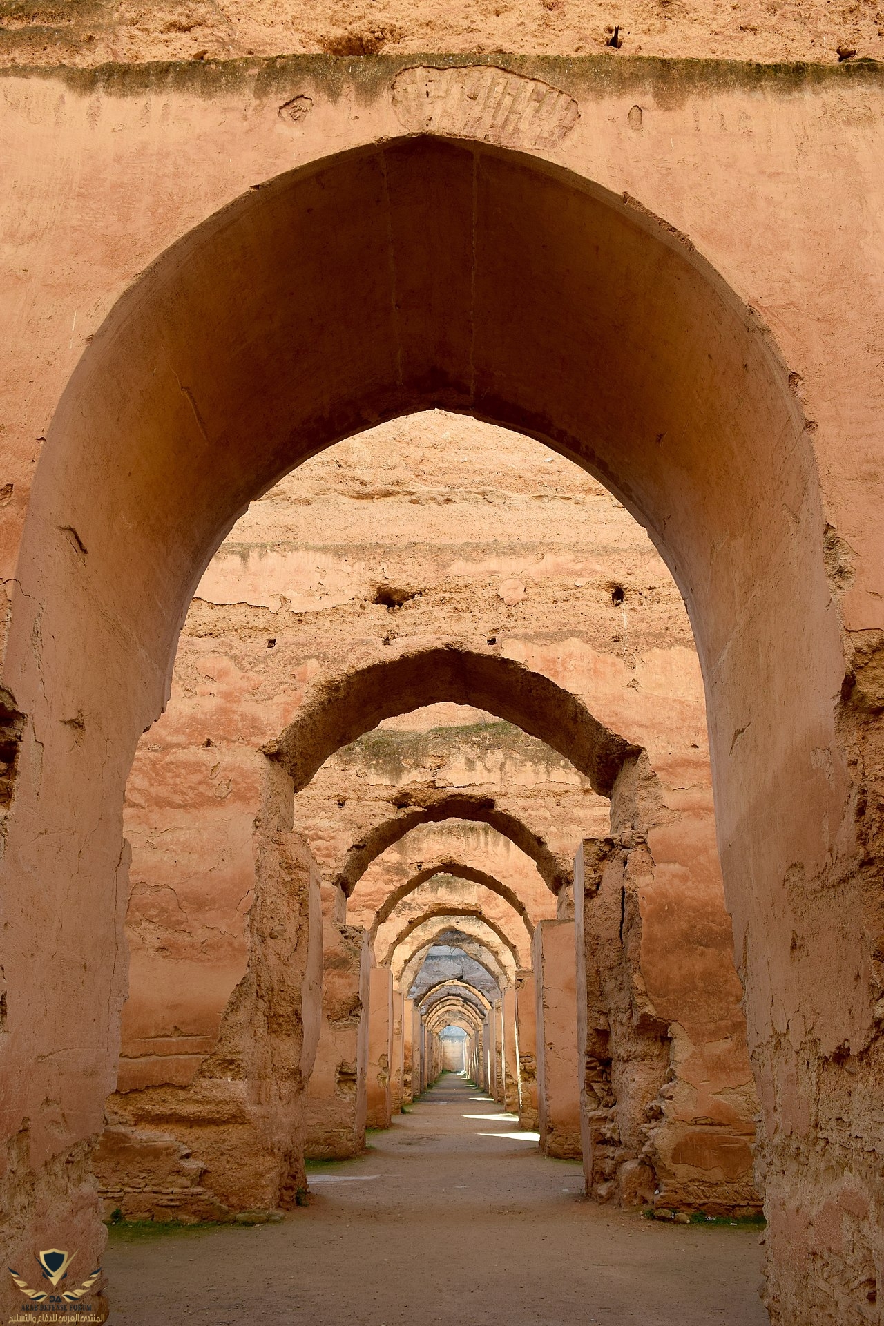 1280px-Meknes_6_(39069702785).jpg