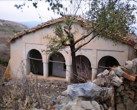 1_-_Kalâ_Beni_Abbès_Vue_générale_du_mausolée.jpg