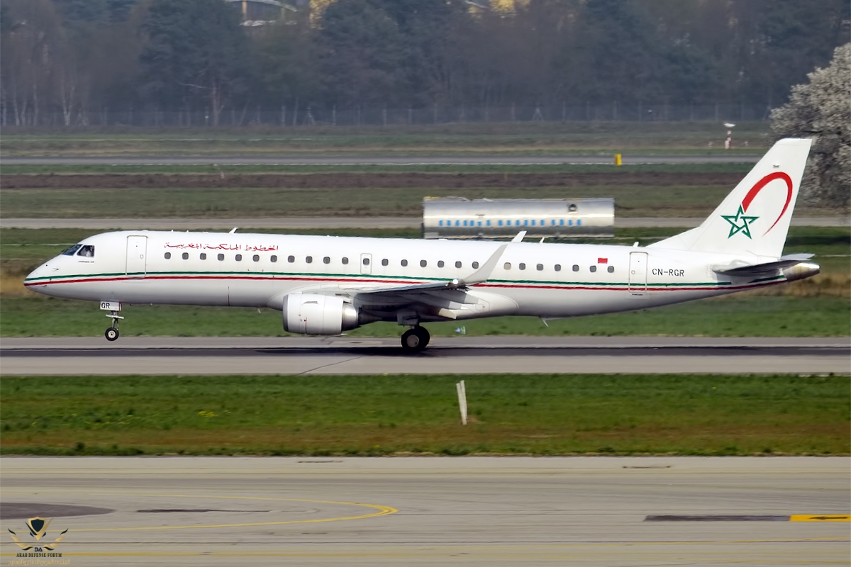 Royal_Air_Maroc,_CN-RGR,_Embraer_ERJ-190AR_(26308838710).jpg