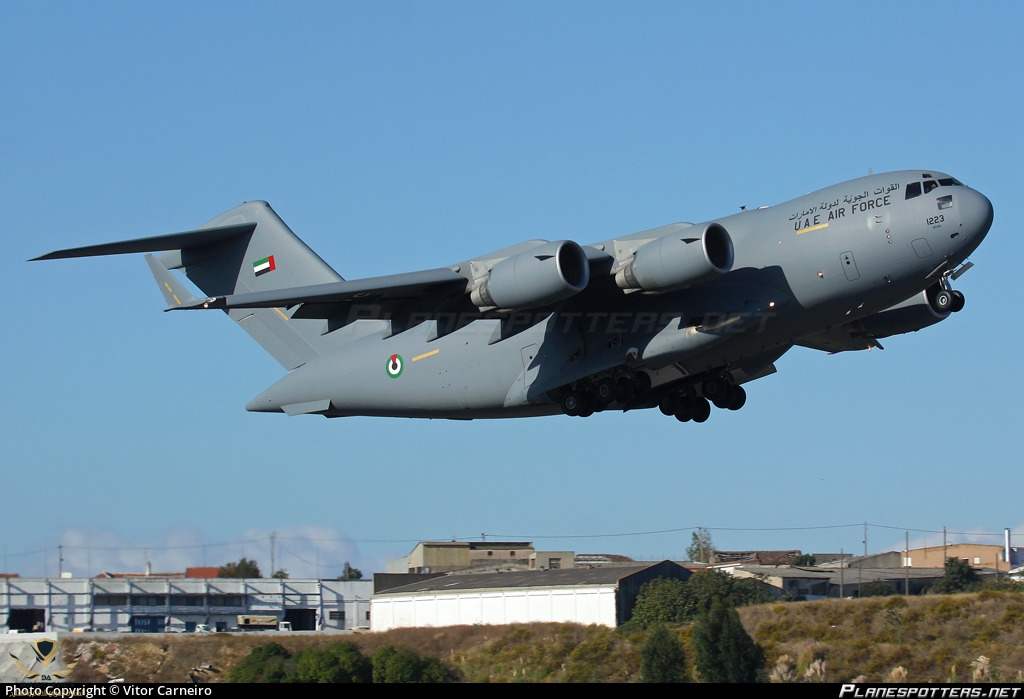 1223-united-arab-emirates-air-force-boeing-c-17a-globemaster-iii_PlanespottersNet_822140_e7f4a...jpg