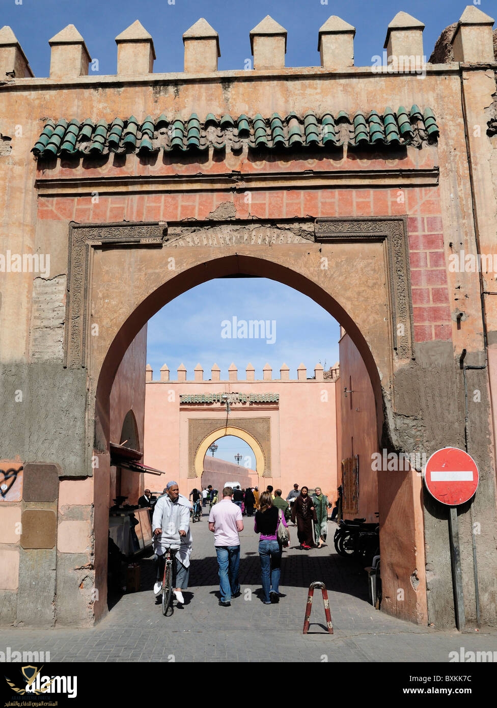 city-gate-voute-pres-de-bab-agnaou-a-marrakech-bxkk7c.jpg