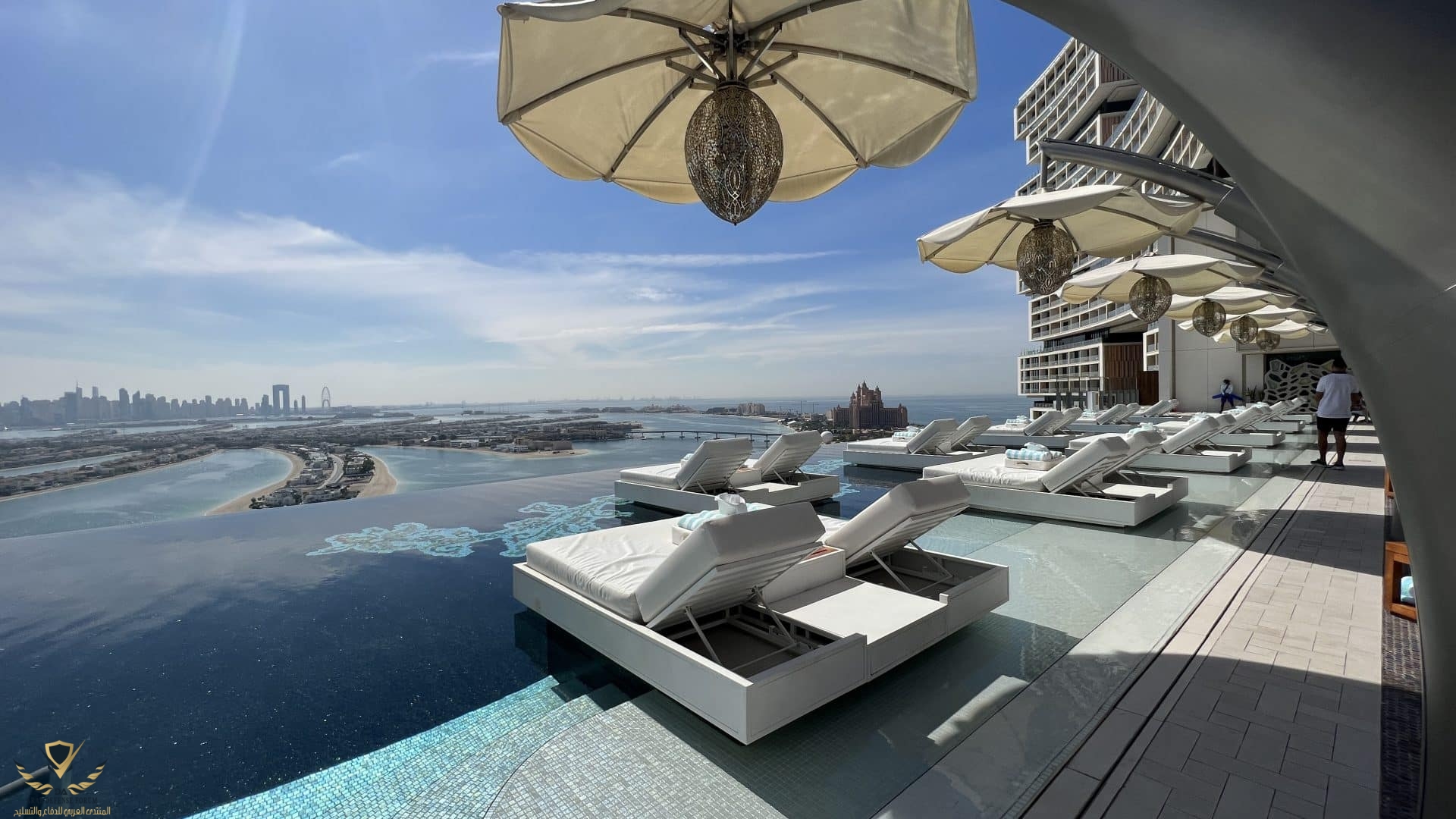 Atlantis-The-Royal-Dubai-Infinity-Pool-Ausblick-3.jpg