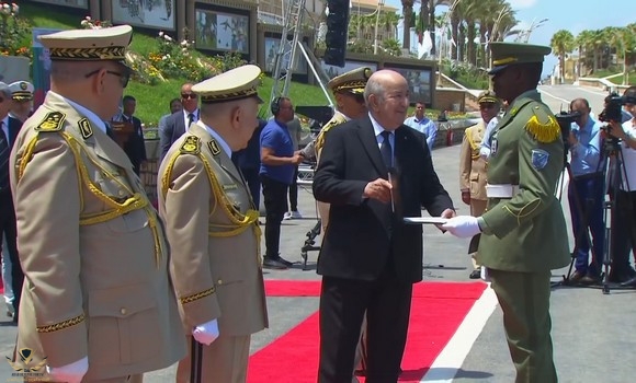 Le-President-de-la-Republique-preside-la-ceremonie-de-remise-des-diplomes-a-lAcademie-Militair...jpg