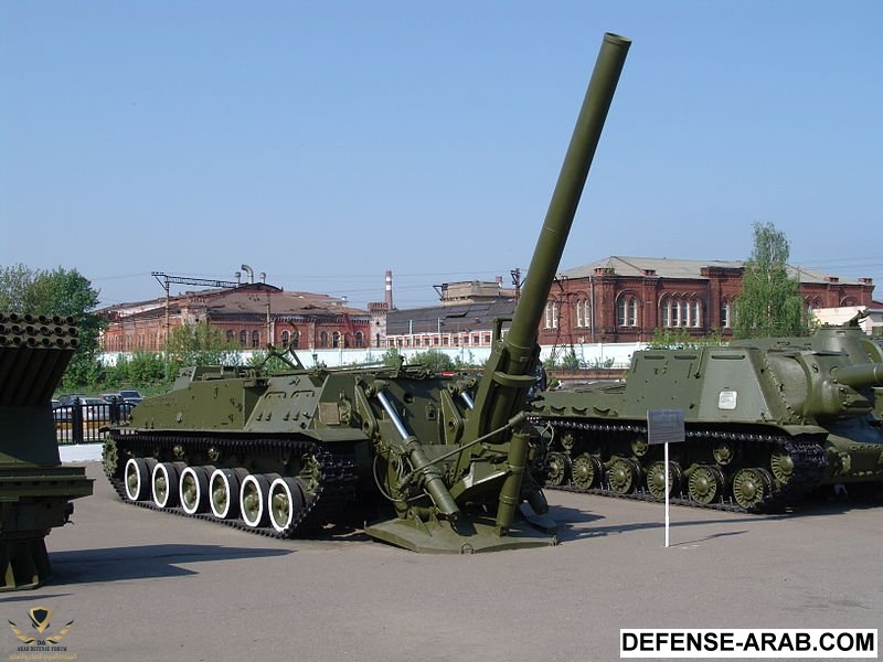 800px-240-mm_self-propelled_mortar_2B8_(SAC-2S4).JPG