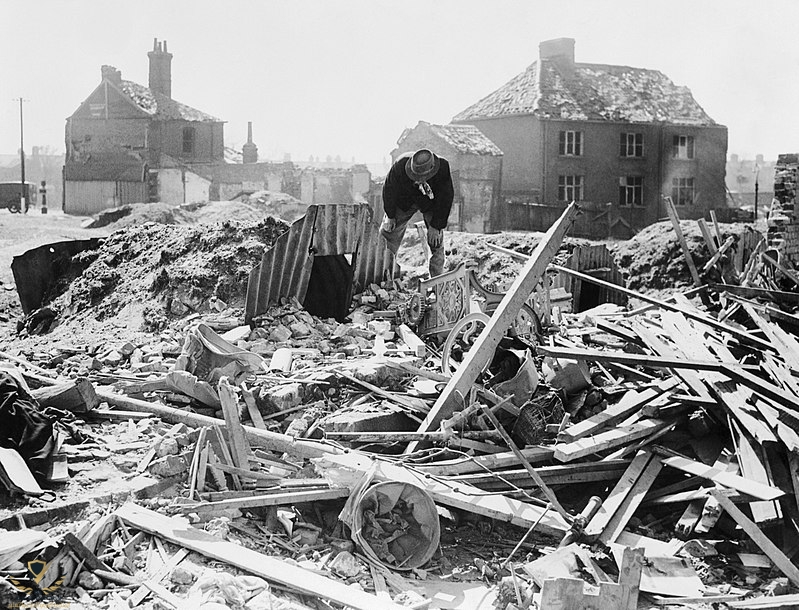 800px-The_Home_Front_in_Britain_during_the_Second_World_War_HU36196.jpg