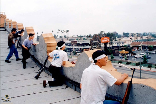 Roof_Koreans_and_ROK_Veterans_(1992_Los_Angeles_Riots) (1).jpg