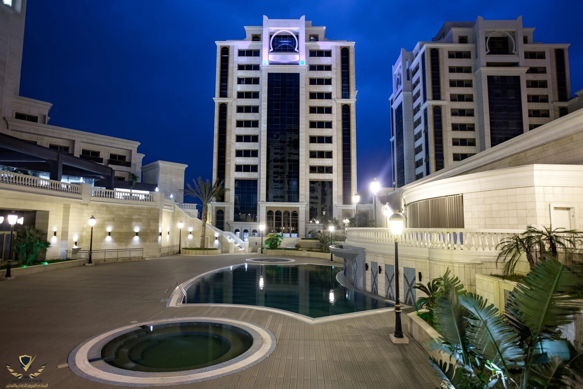 باب الزوار مسبح و فندق.jpg