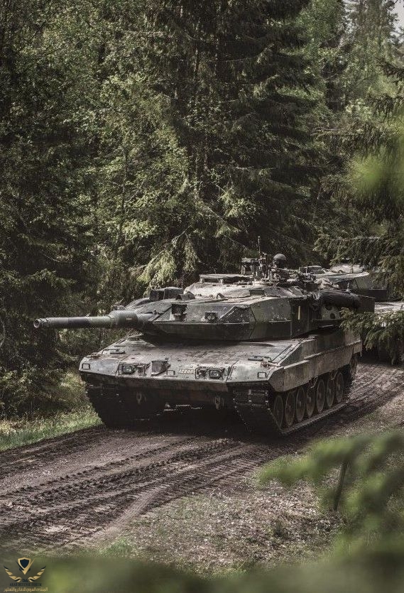 Stridsvagn 122 (Leopard 2A5) - Swedish Army.jpeg