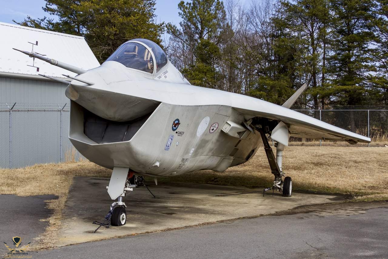 Boeing-X-32B-STOVL-aircraft-on-display-at-Patuxent-River-Naval-Air-Museum..jpg