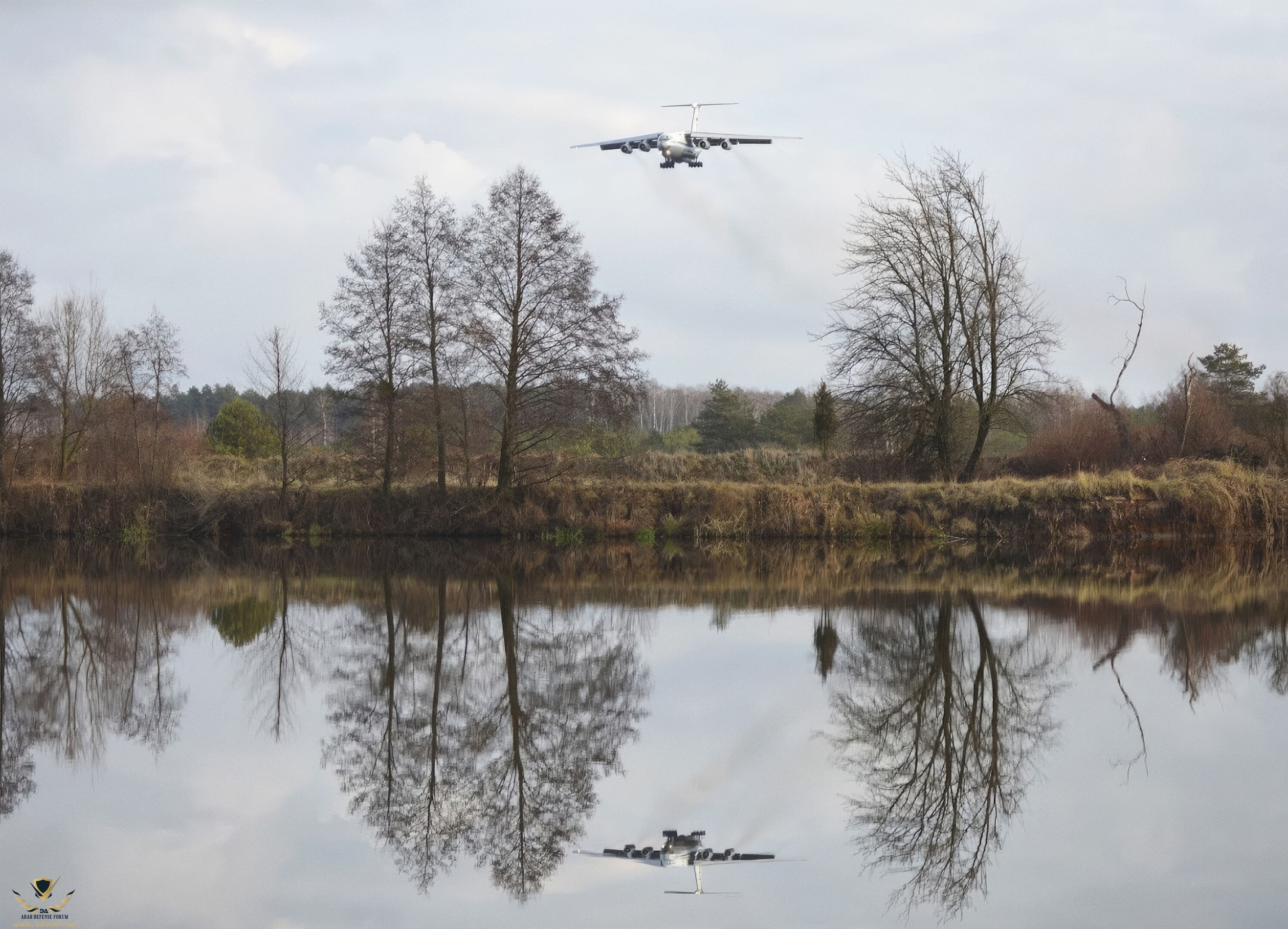 2993px-Landing_of_the_Il-76_transport_aircraft_at_the_Brest_airport.jpg