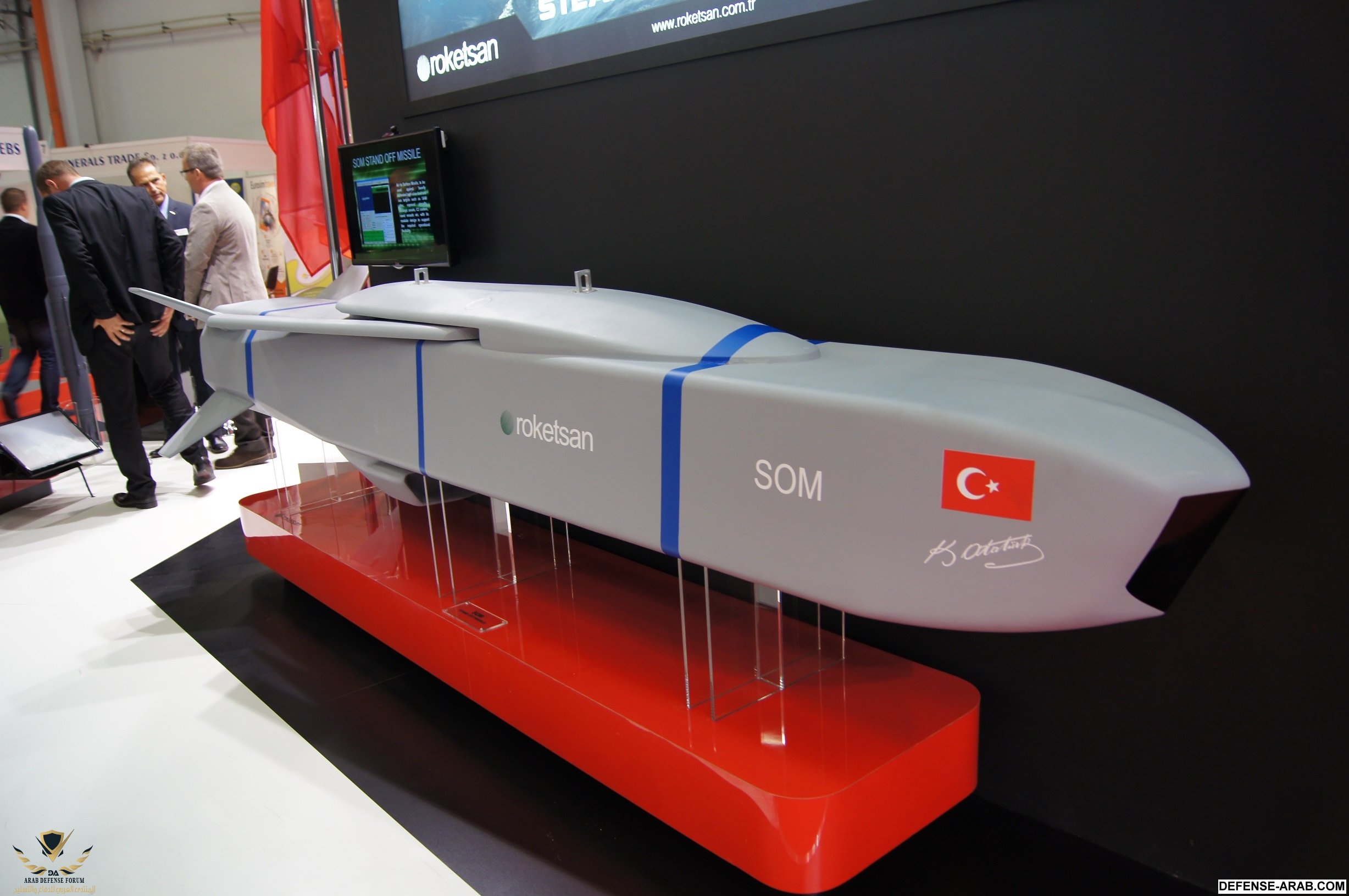 SOM_cruise_missile_mockup_on_MSPO_2014.jpeg
