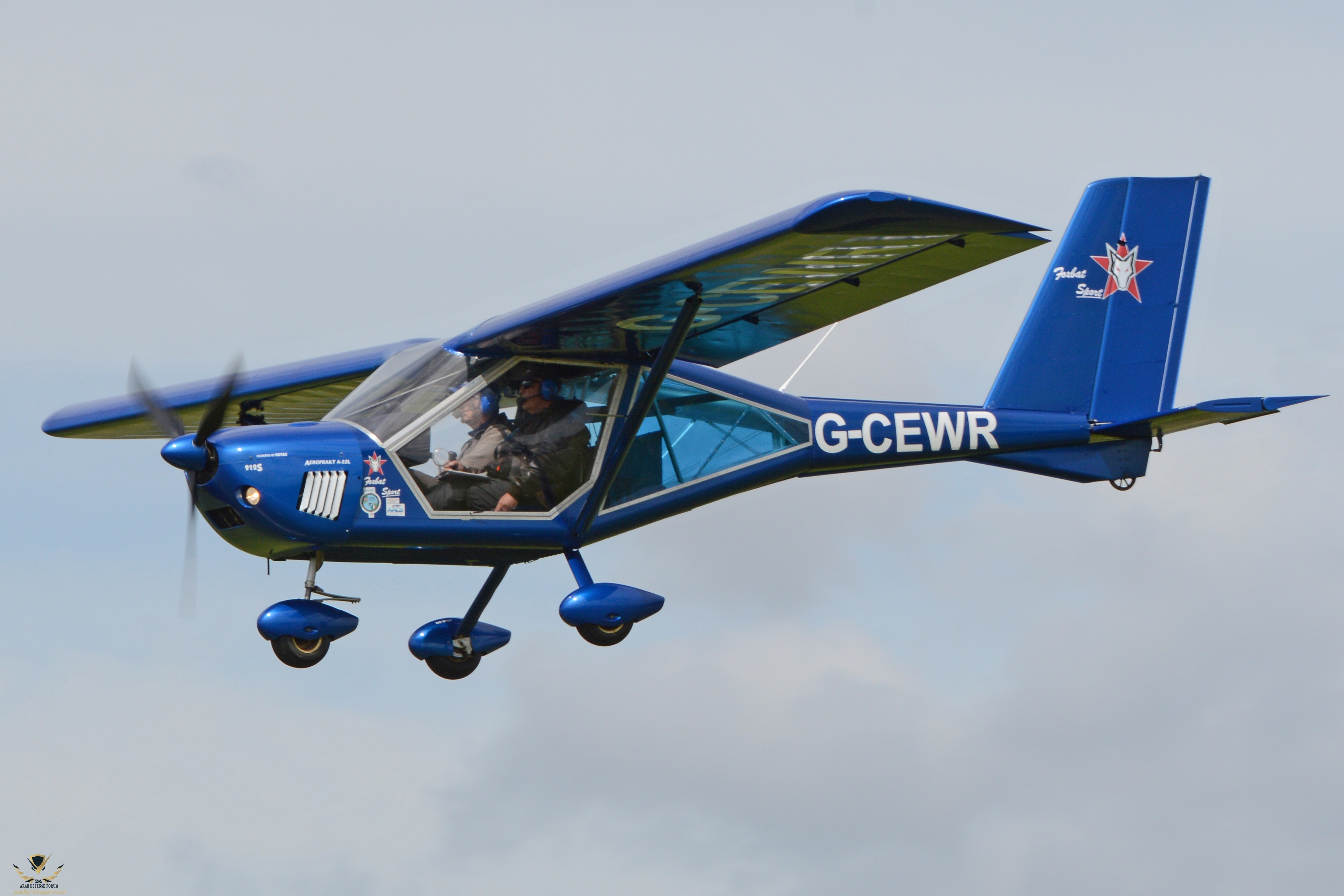 Aeroprakt_Foxbat_A-22L_‘G-CEWR’_(40787279615).jpg