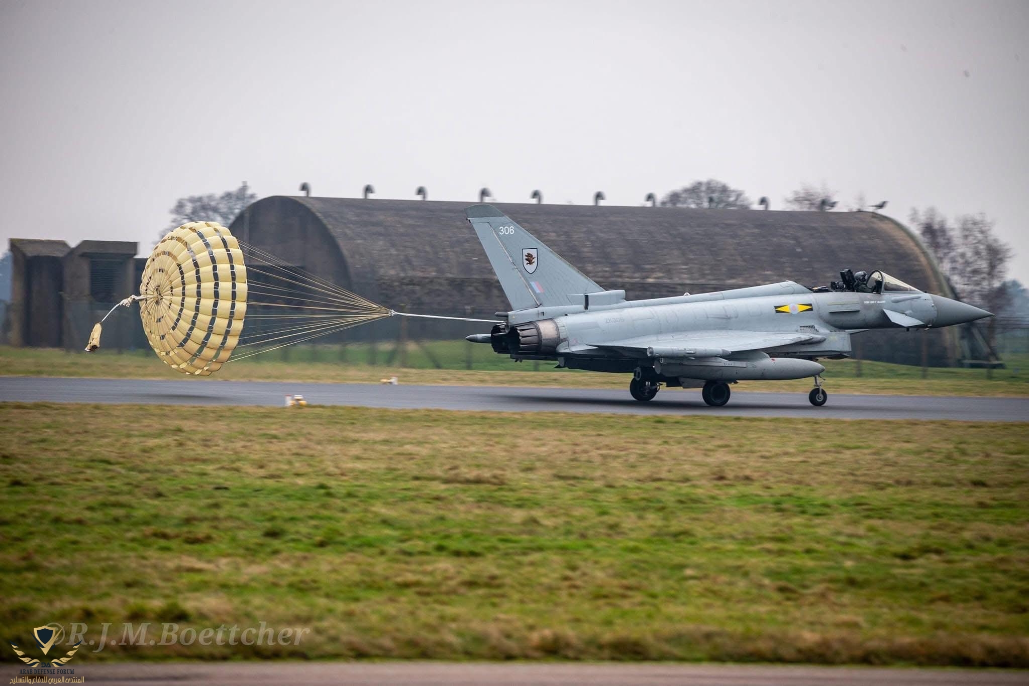 royal-air-force-euro-fighter-landing-back-into-raf-v0-ouabw04zjsee1.jpg