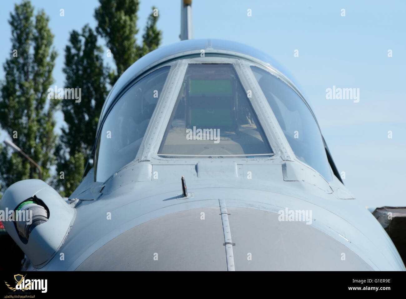 military-fighter-jet-canopy-windscreen-G1ER9E.jpg