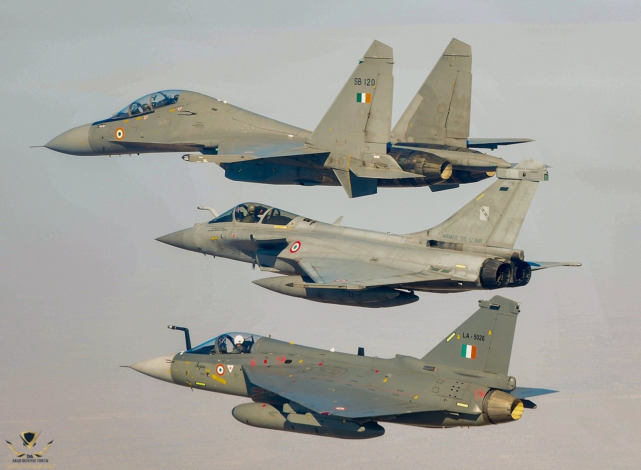 Exercise_Garuda_IAF_Su-30_MKI,_French_Rafale,_IAF_Tejas (1).jpg