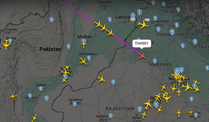 Screenshot 2025-05-12 at 21-27-52 Flightradar24 Live Flight Tracker - Real-Time Flight Tracker...png