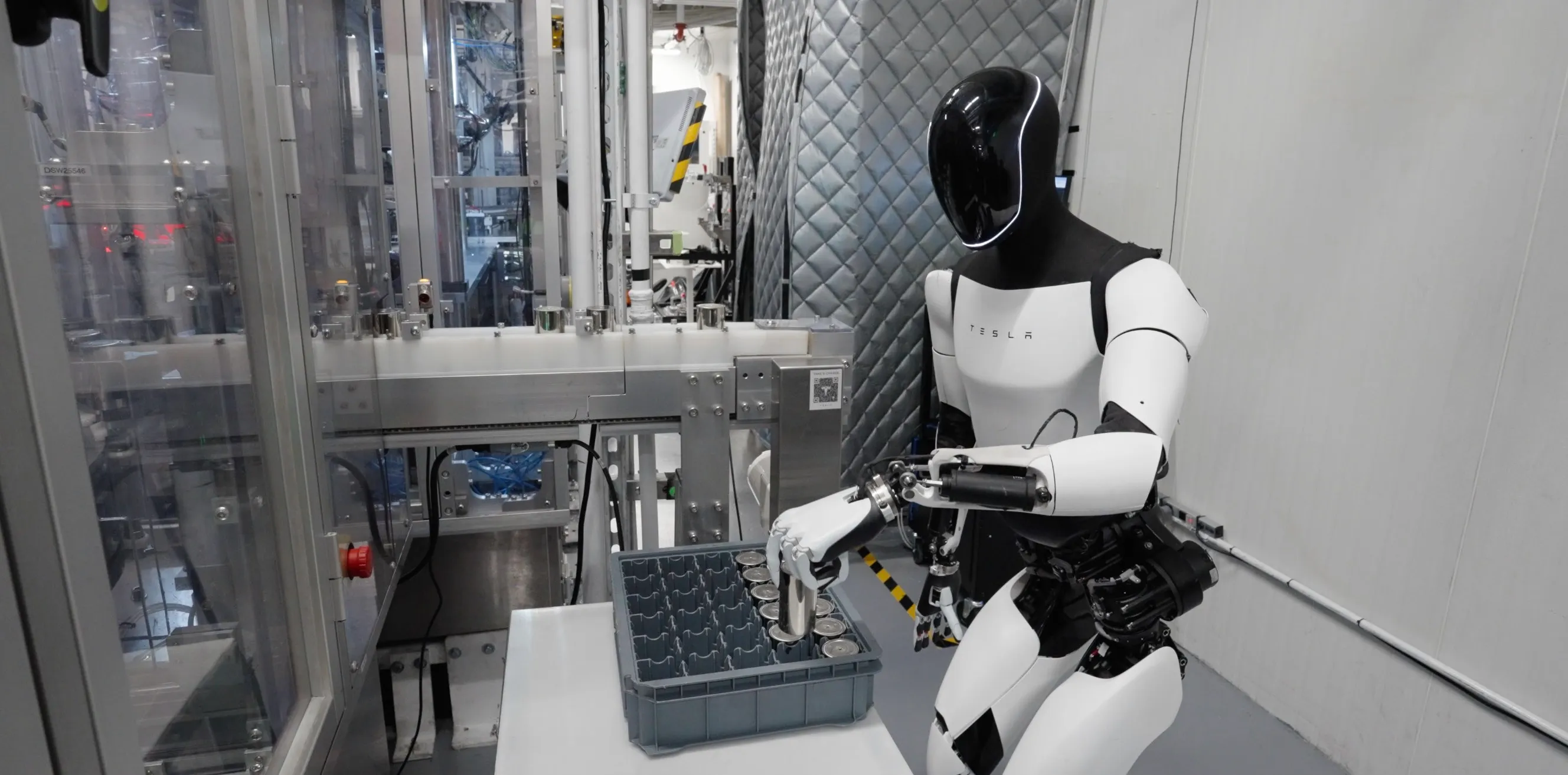Tesla-Optimus-robot-4680-battery-cell.png