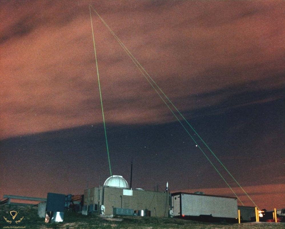 C03-retroreflector-beams-191429main_3beamslr.jpg