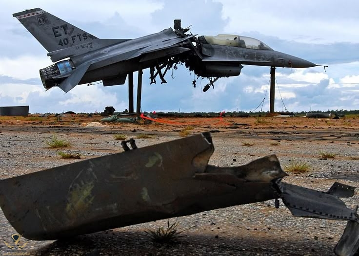 The ultimate F-16, F-35 and F-22 reference.jpeg