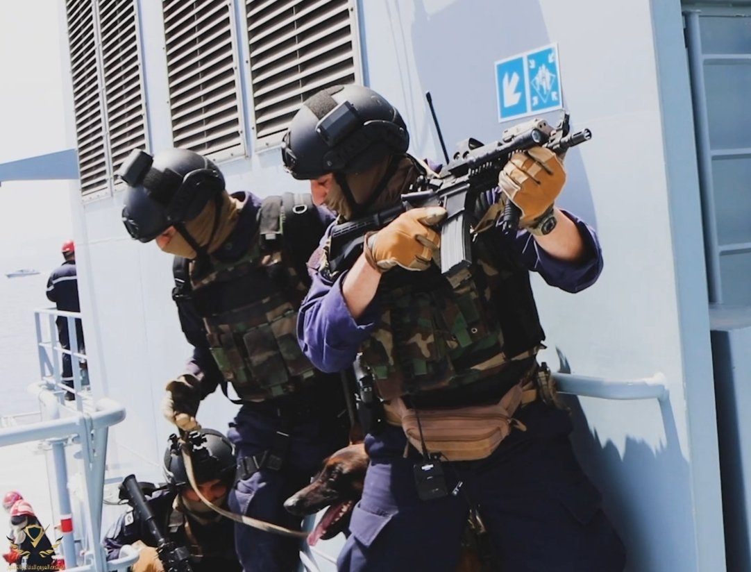 xiqR6EhD.jpg