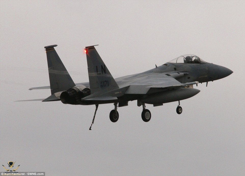 7f6990.jpg