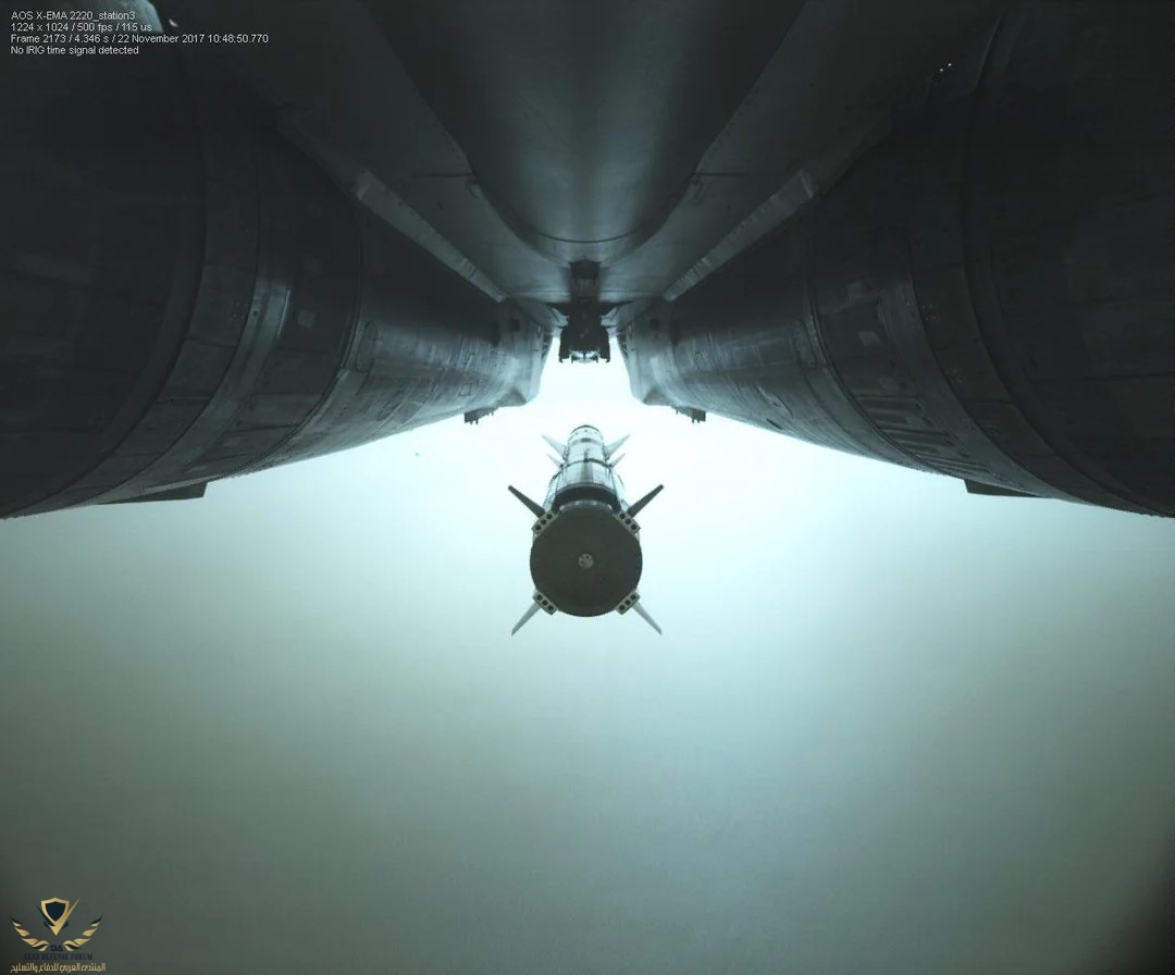 an-iconic-moment-brahmos-a-drops-from-a-su-30mki-during-its-v0-6sg08b9s9h1f1.jpg