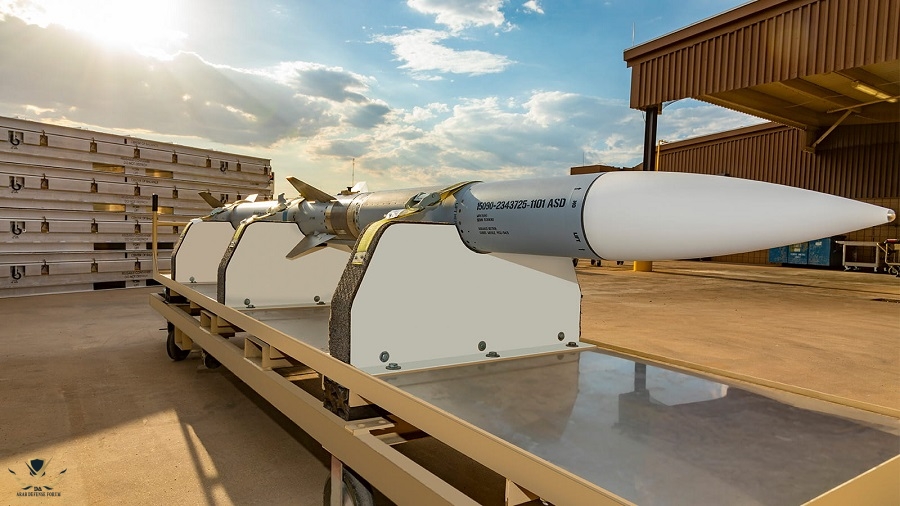 Raytheon-signs-over-billion-dollar-contract-for-AMRAAM-missiles.jpg
