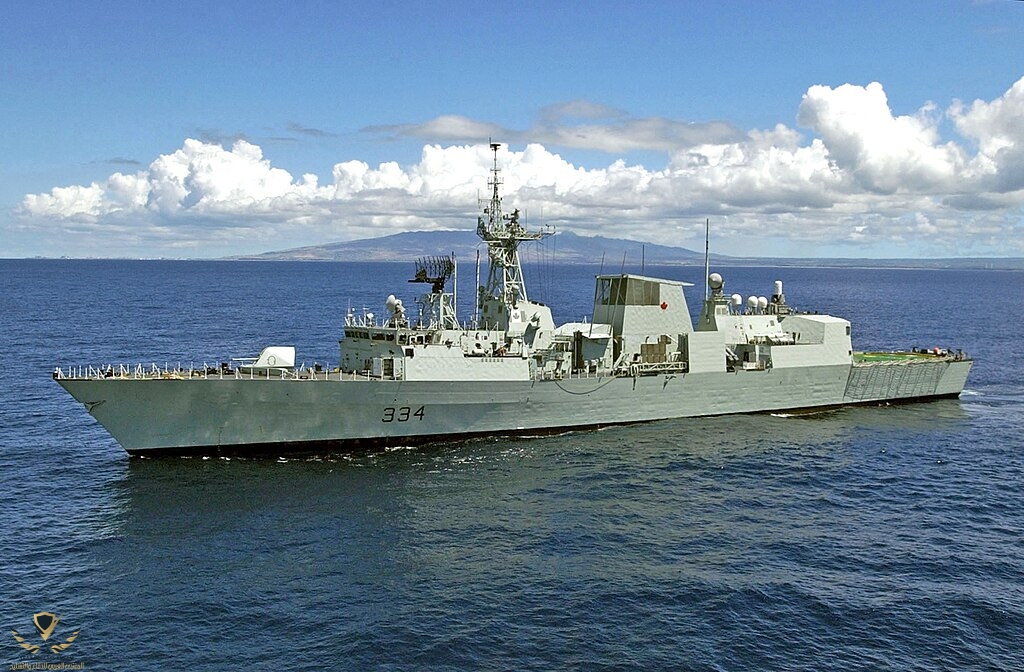 HMCS_Regina_(FFH_334)_underway_at_sea_on_6_July_2004_(040706-N-6811L-155).jpg