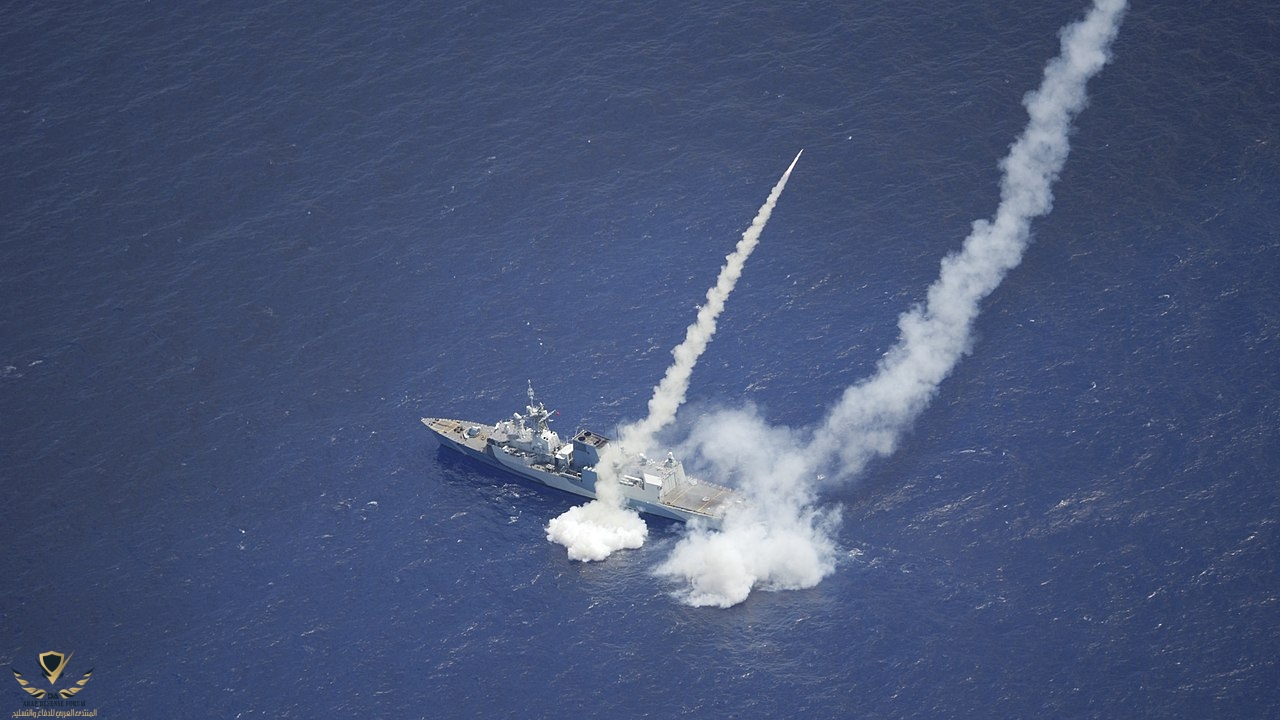 1280px-HMCS_Regina_(FFH_334)_fires_Harpoon_on_29_August_2020_(200829-N-NO842-3010).jpeg