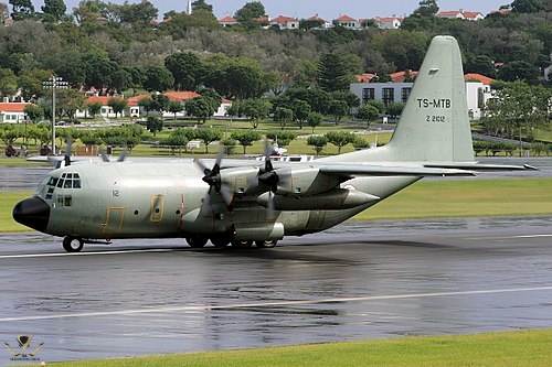 500px-Tunisian_Air_Force_Lockheed_C-130H_Hercules_(L-382).jpg