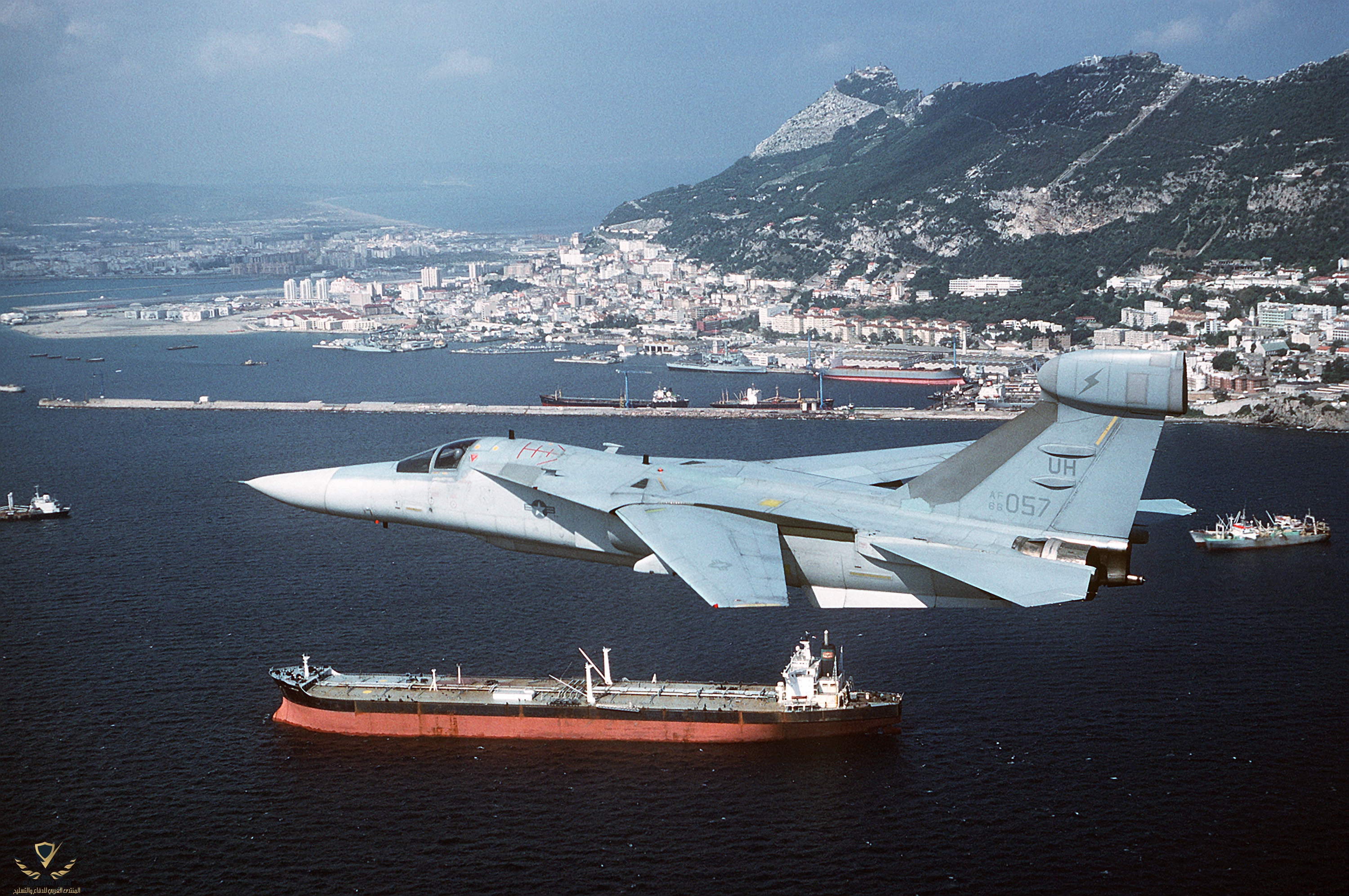 EF-111A_Raven_overflies_tanker_near_Gibraltar.jpg