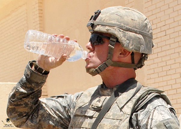 Soldier_drinks_water.jpg