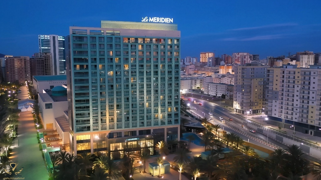 videoframe_499546-artguru (1).jpg