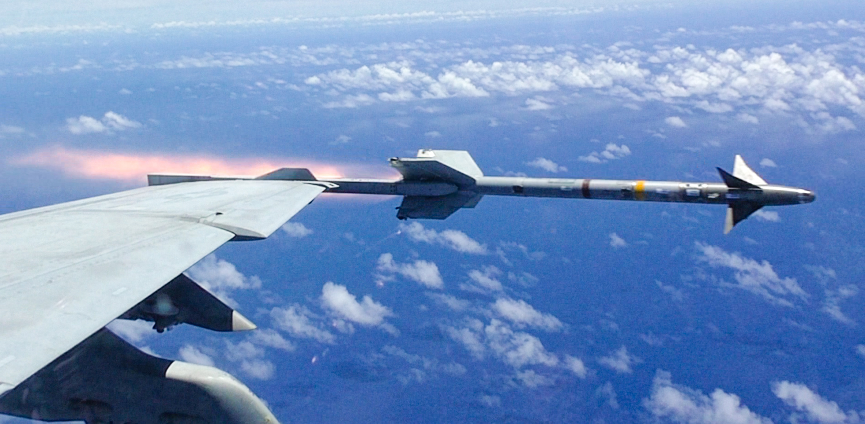 AIM-9M_Sidewinder_is_launched_from_FA-18F_of_VFA-102_in_June_2015.JPG