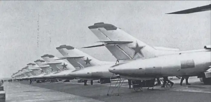 Yak-25M-Años-50.webp