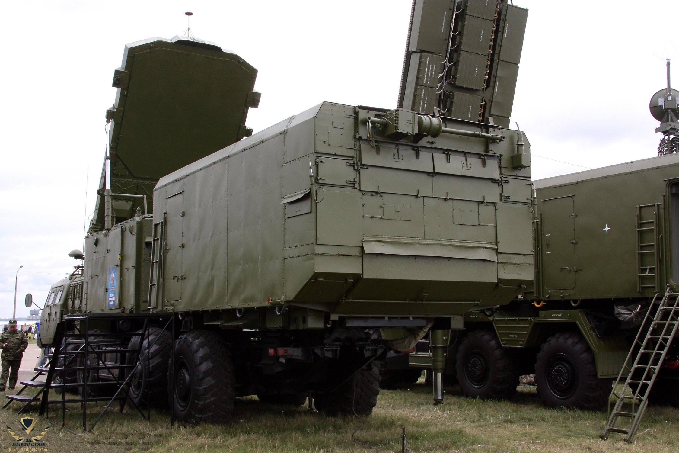 30N6E2_radar_MAKS_2009_-03.jpg