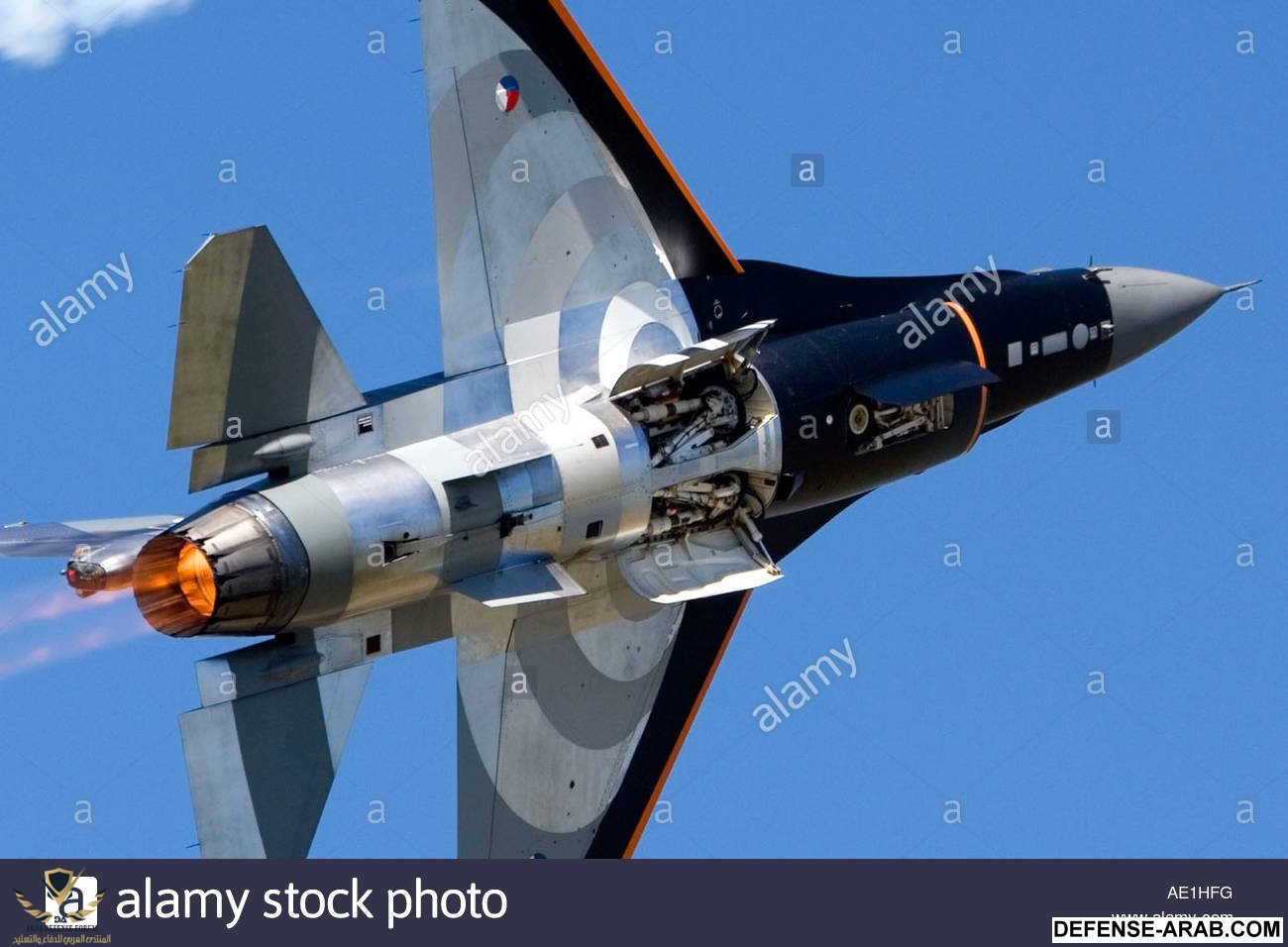 dutch-f16-fighting-falcon-delta-wing-jet-fighter-with-afterburner-AE1HFG.jpg