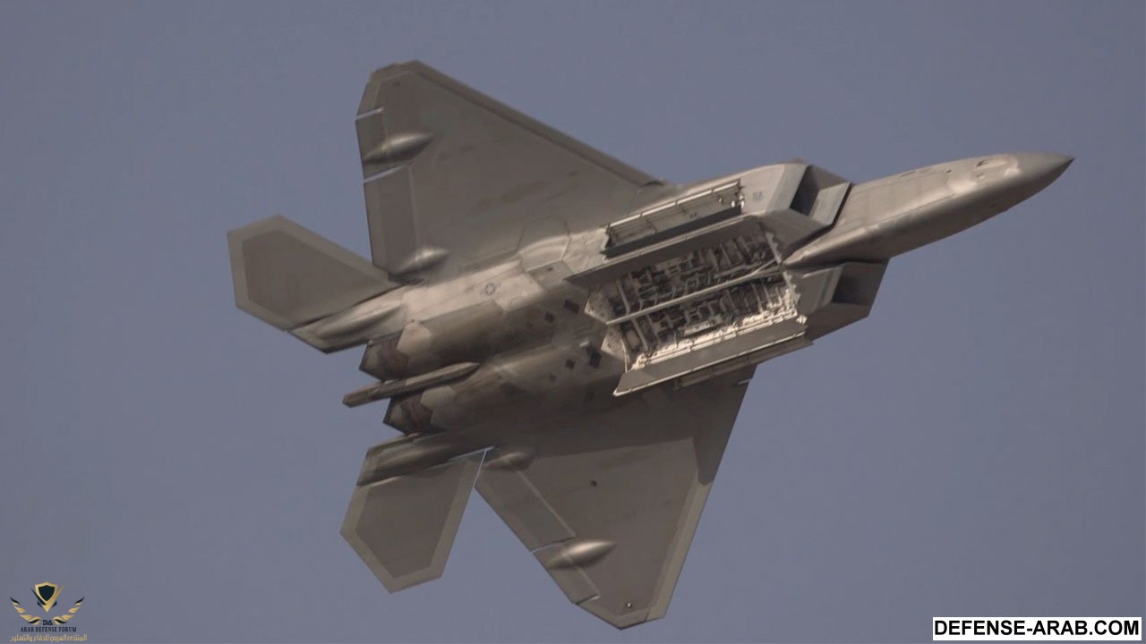 4191638569001_4601768097001_f-22-raptor-flying-display-thumbnail.jpg