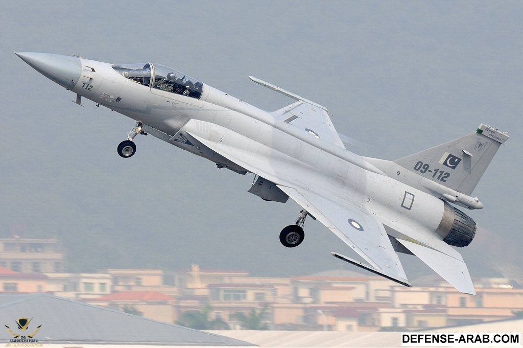 Pakistan_Air_Force_Chengdu_JF-17_Gu.jpg