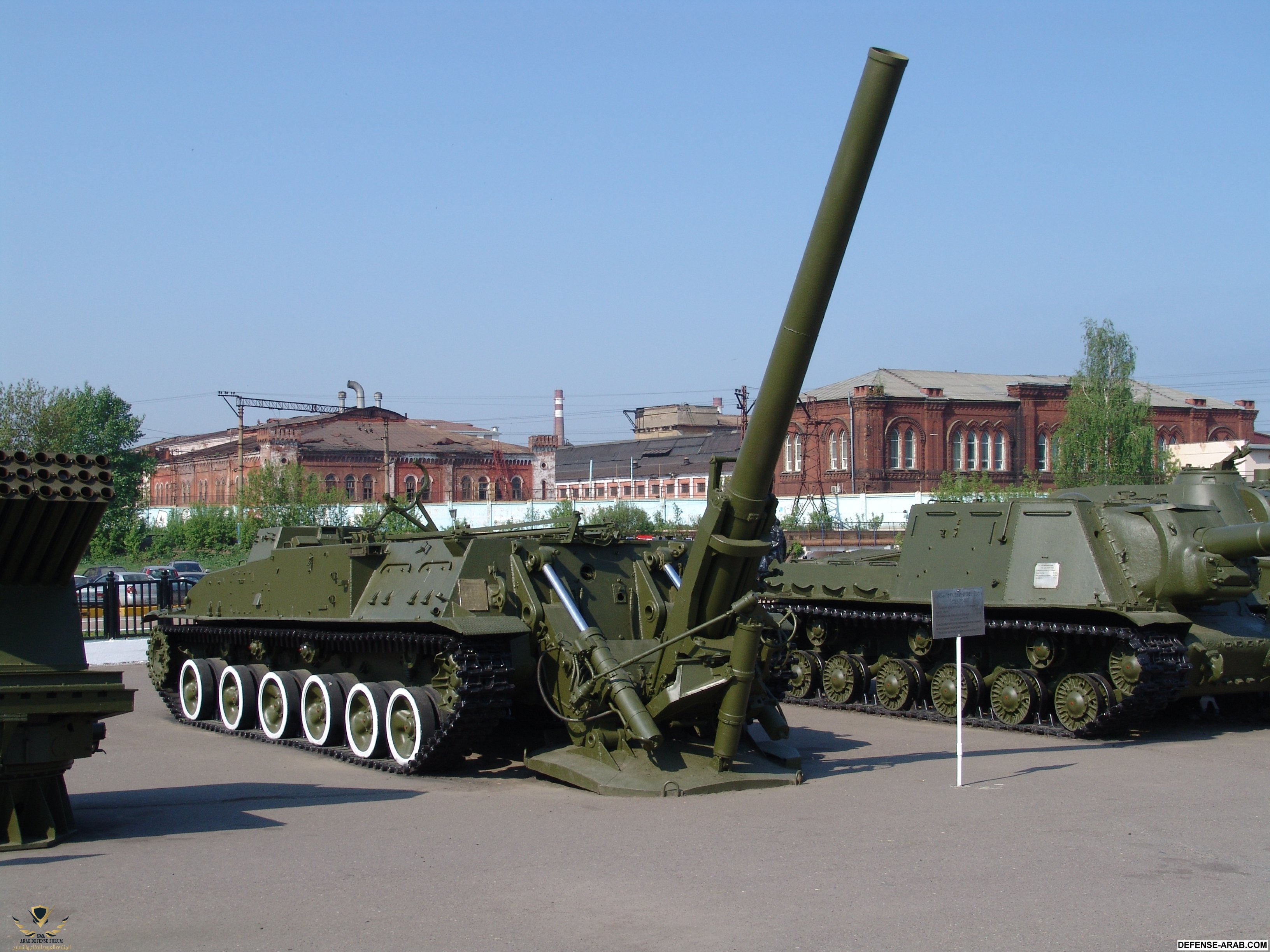 240-mm_self-propelled_mortar_2B8_(SAC-2S4).JPG