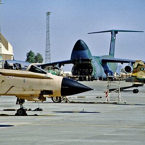 صورة من حرب الخليج في قاعدة الملك فيصل الجوية